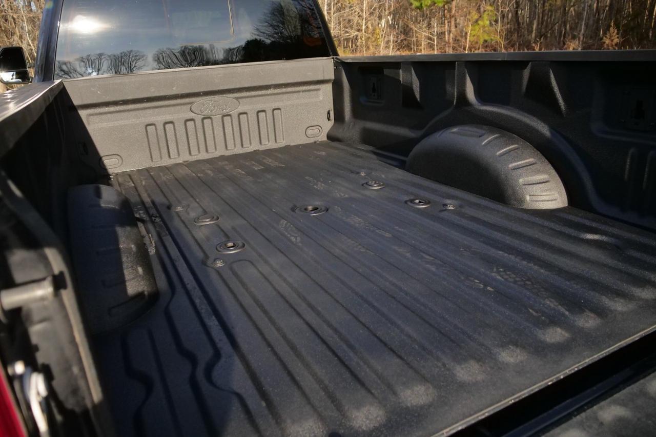 2020 Ford F-350 Platinum 4X4 / Massaging Seats / 6.7L V8 Turbo Diesel! Lincolnton NC