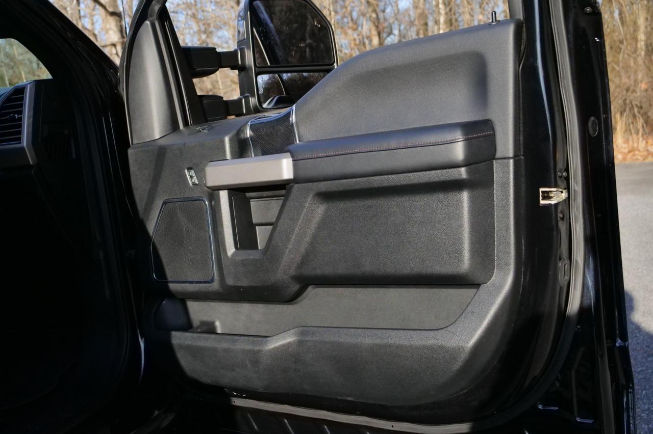 2020 Ford F-350 Platinum 4X4 / Massaging Seats / 6.7L V8 Turbo Diesel! Lincolnton NC