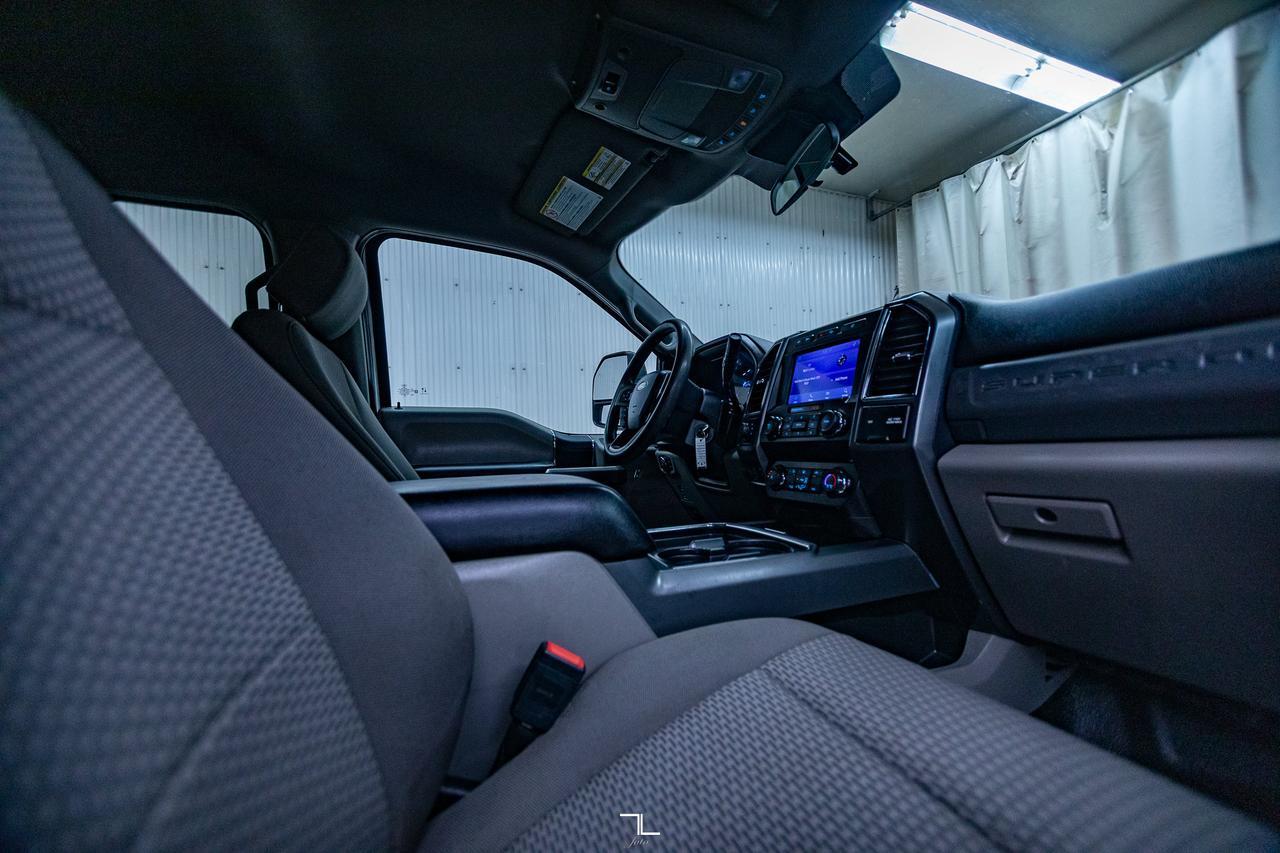 2020 Ford F-450 4x4 Crew Cab XLT FX4 Dually Diese BCam Red Deer AB