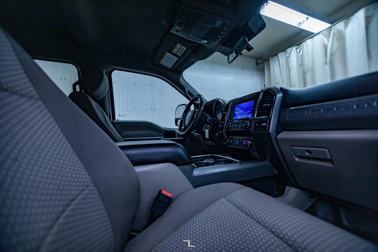 2020 Ford F-450 4x4 Crew Cab XLT FX4 Dually Diese BCam Red Deer AB