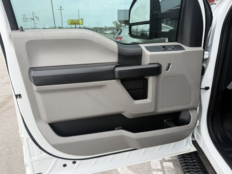 2020 Ford F-450 7.3L Gas Box Truck w/ Lift XL Collinsville OK