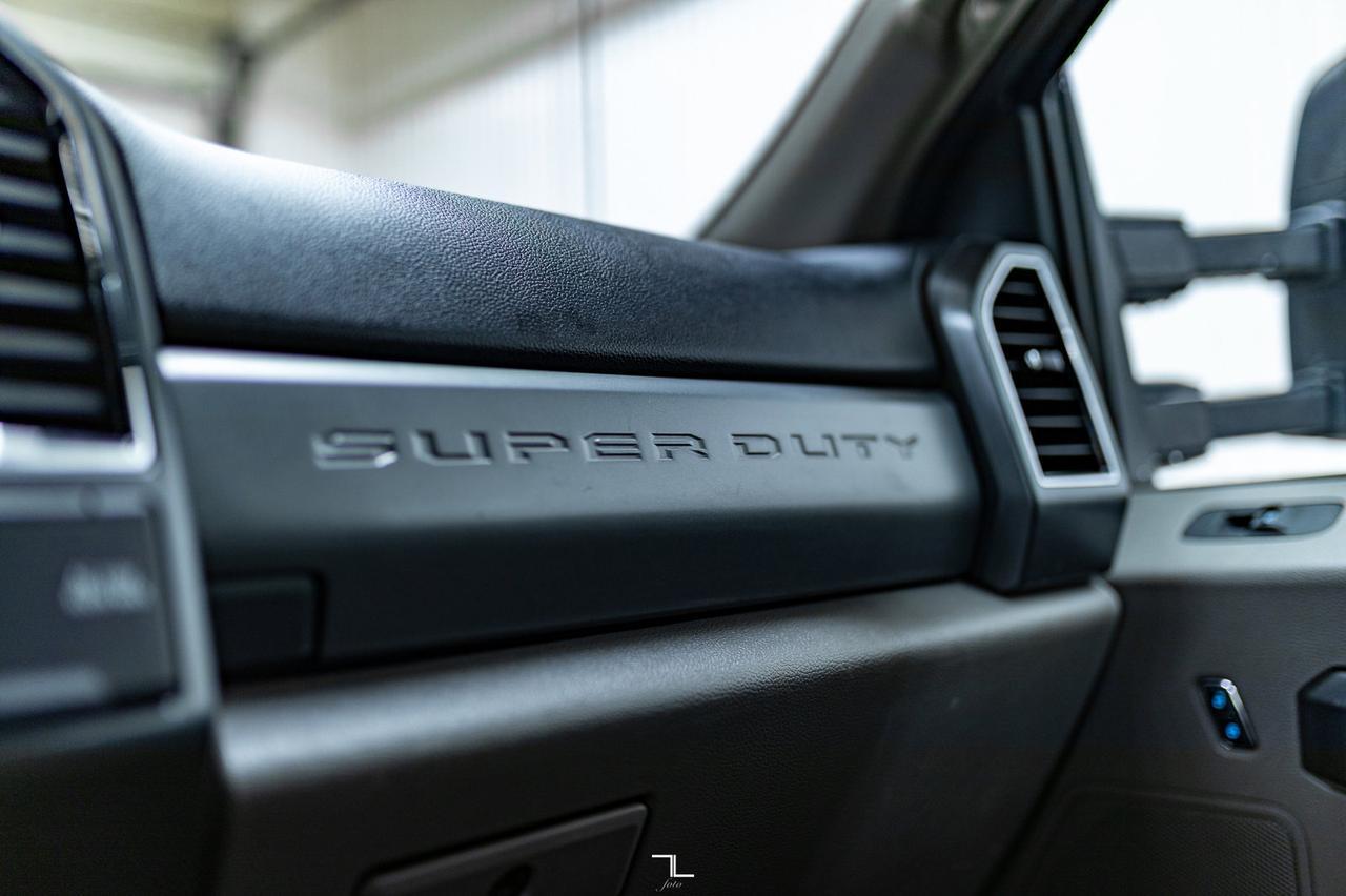 2020 Ford F-550 4x4 Crew Cab XLT Deck Diesel 5th Wheel Hitch Red Deer AB