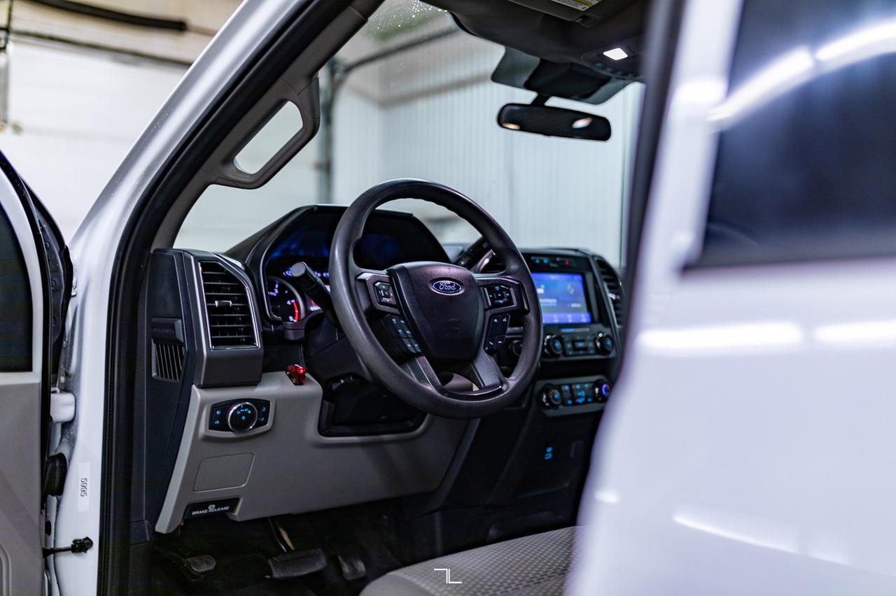 2020 Ford F-550 4x4 Crew Cab XLT Deck Diesel 5th Wheel Hitch Red Deer AB