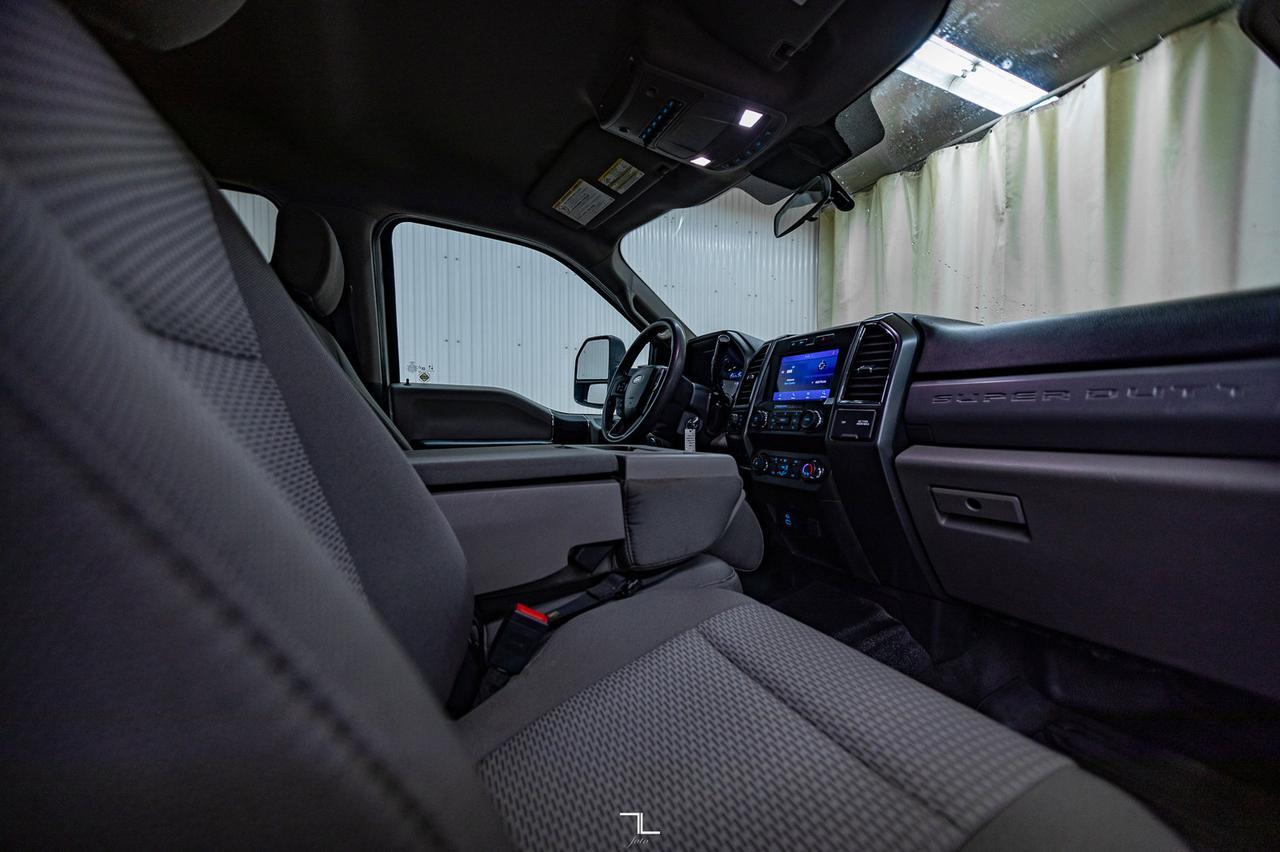 2020 Ford F-550 4x4 Crew Cab XLT Deck Diesel 5th Wheel Hitch Red Deer AB