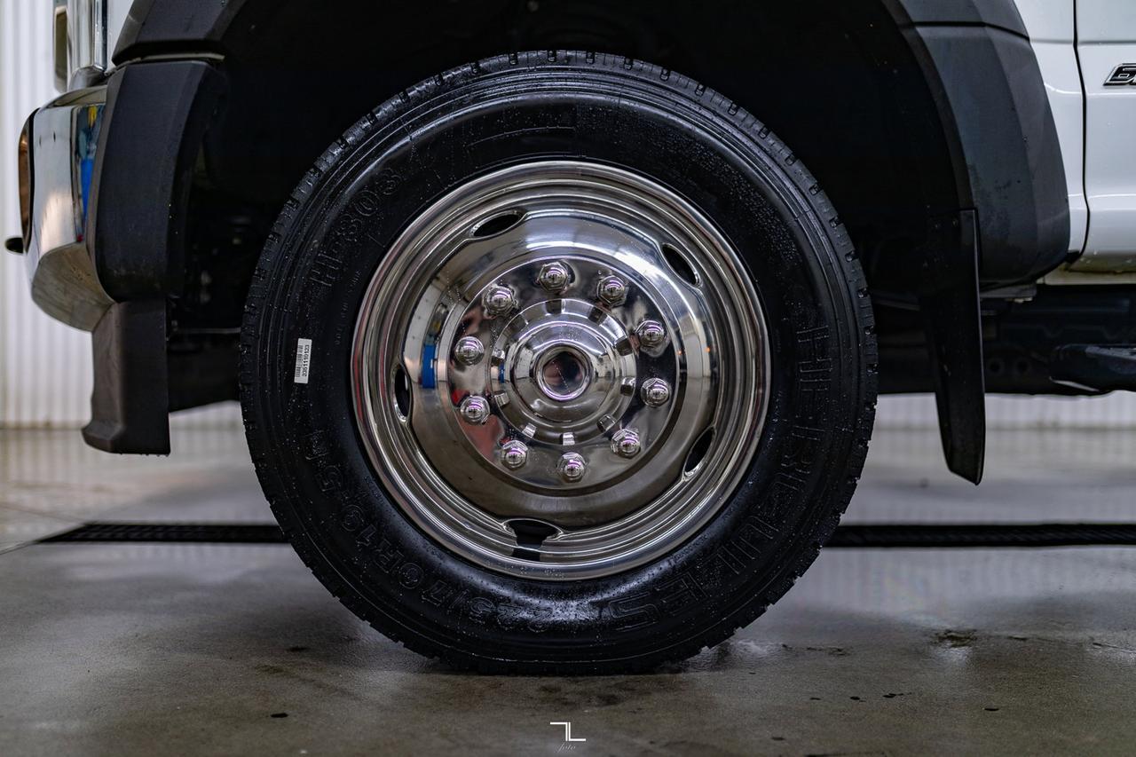 2020 Ford F-550 4x4 Crew Cab XLT Deck Diesel 5th Wheel Hitch Red Deer AB