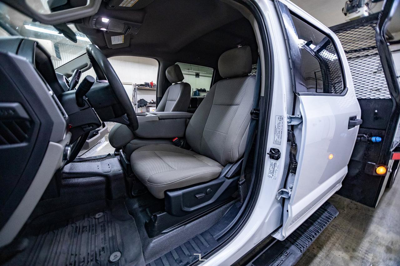 2020 Ford F-550 4x4 Crew Cab XLT Deck Diesel 5th Wheel Hitch Red Deer AB