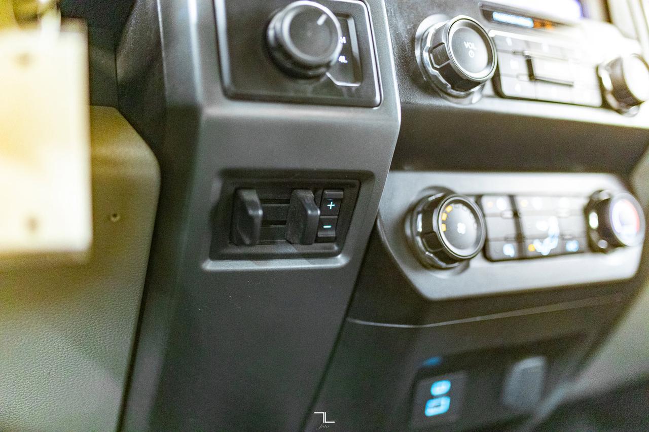 2020 Ford F-550 4x4 Crew Cab XLT Deck Diesel 5th Wheel Hitch Red Deer AB