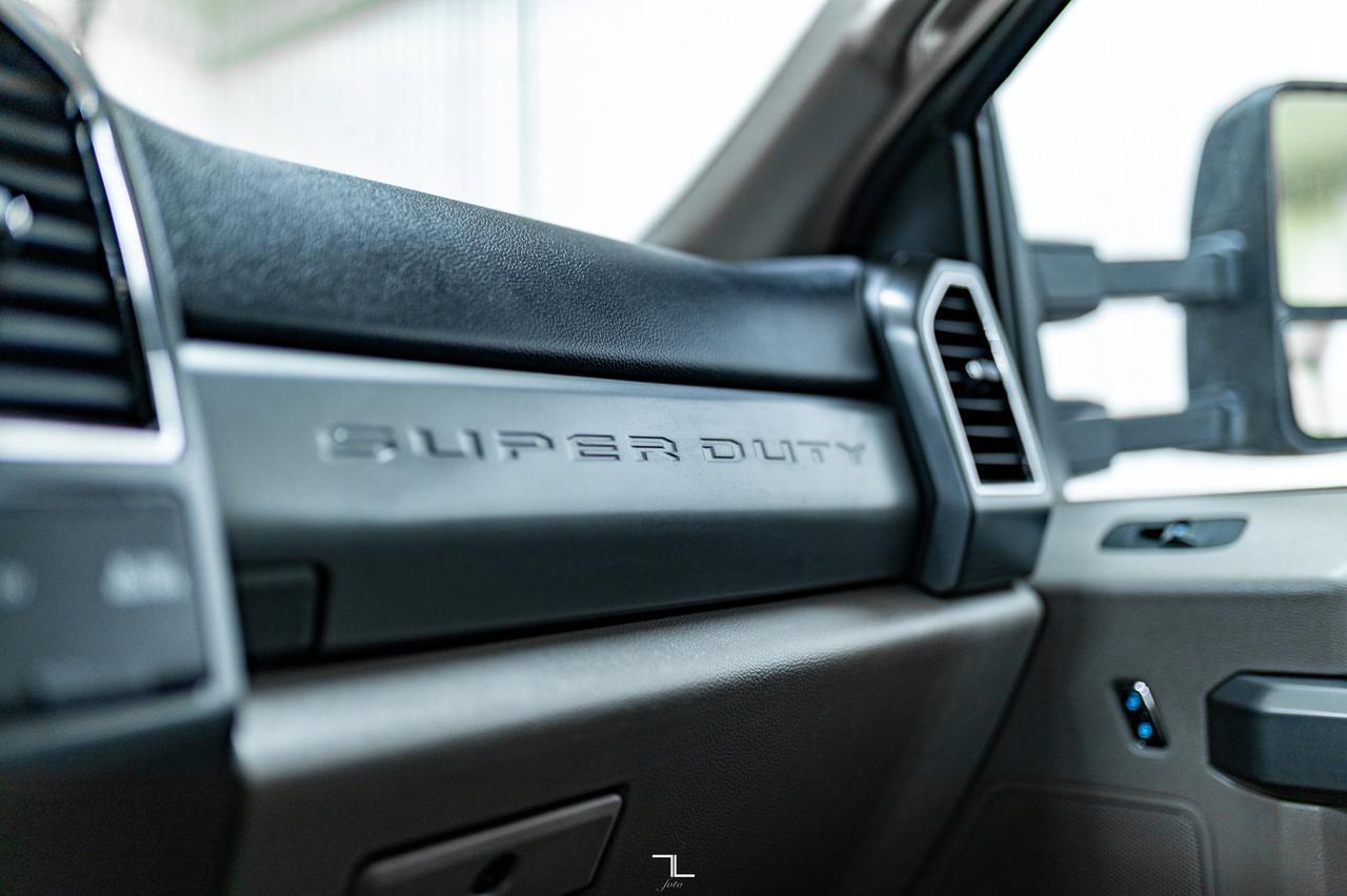 2020 Ford F-550 4x4 Crew Cab XLT Deck Diesel Dually Red Deer AB