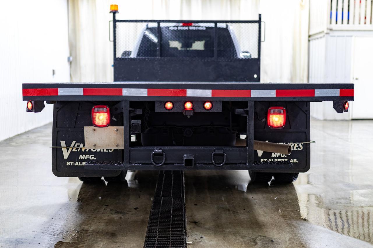 2020 Ford F-550 4x4 Crew Cab XLT Deck Diesel Dually Red Deer AB