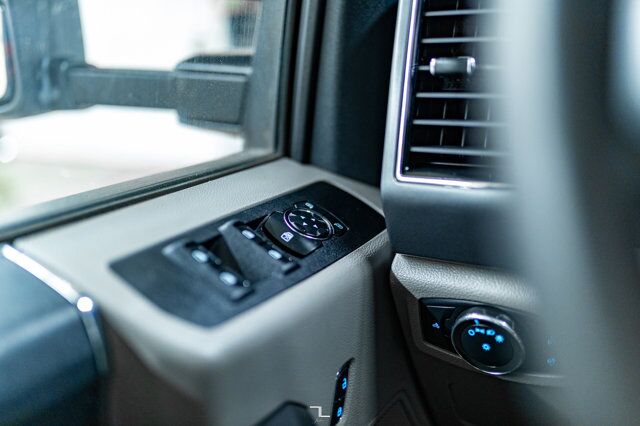 2020 Ford F-550 4x4 Crew Cab XLT Deck Diesel Dually Red Deer AB