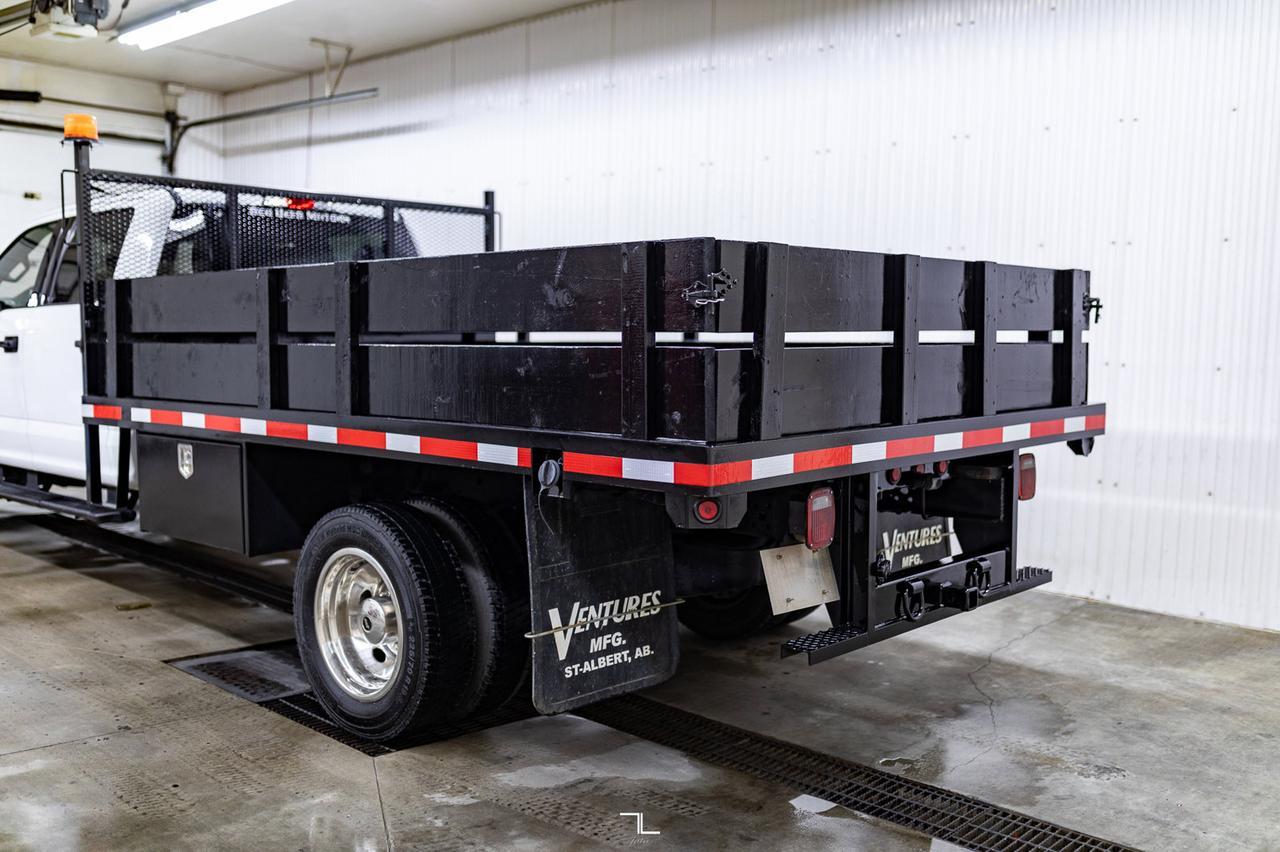 2020 Ford F-550 4x4 Crew Cab XLT Deck Dually BCam Red Deer AB