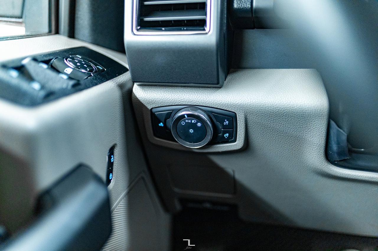 2020 Ford F-550 4x4 Crew Cab XLT Deck Dually BCam Red Deer AB