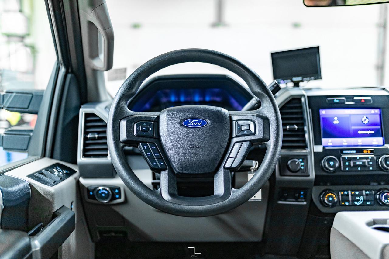 2020 Ford F-550 4x4 Crew Cab XLT Deck Dually BCam Red Deer AB