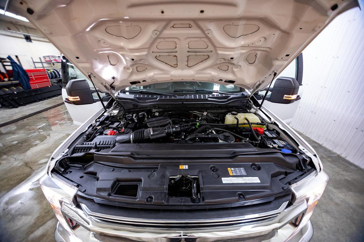 2020 Ford F-550 4x4 Crew Cab XLT Deck Dually BCam Red Deer AB