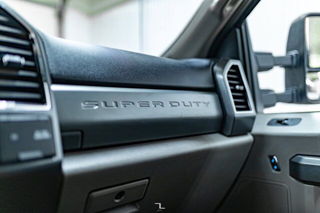 2020 Ford F-550 4x4 Crew Cab XLT Deck Dually BCam Red Deer AB