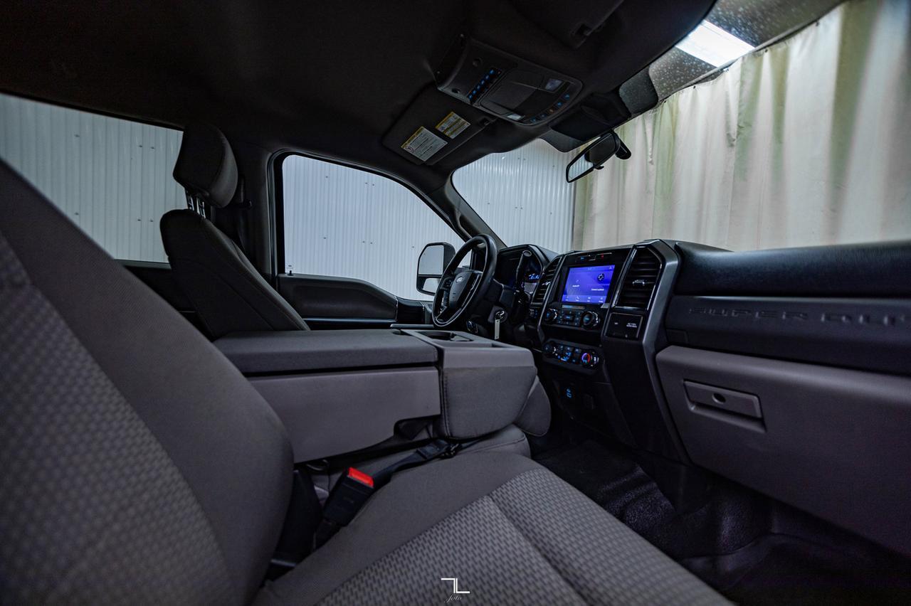 2020 Ford F-550 4x4 Crew Cab XLT Deck Dually Red Deer AB