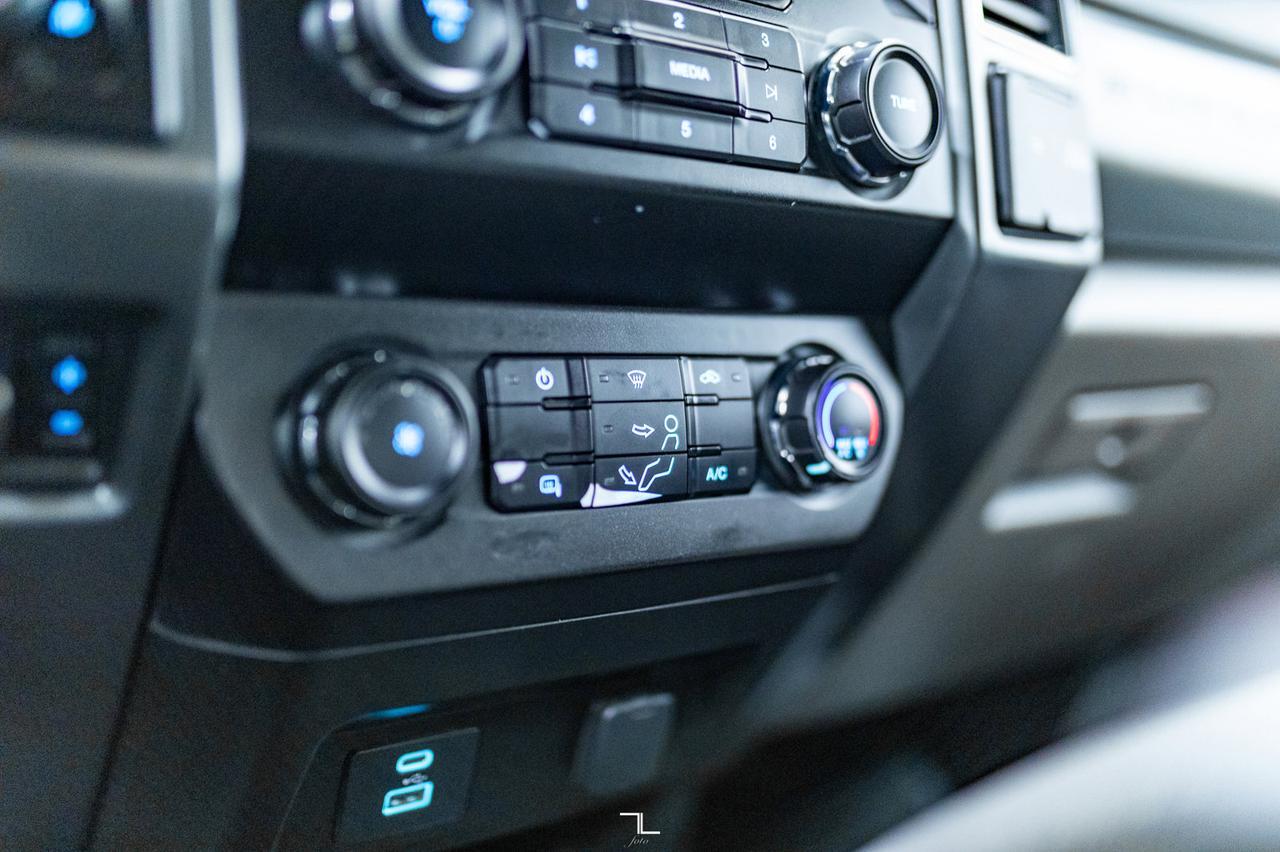 2020 Ford F-550 4x4 Crew Cab XLT Deck Dually Red Deer AB