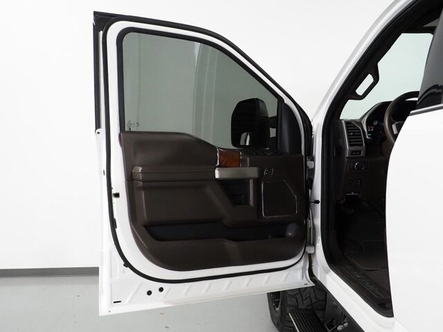 2020 Ford Super Duty F-250 King Ranch Crew Cab 4WD *6.7L DIESEL, ULTIMATE PKG, NAVIGATION, ADAPTIVE CRUISE, SAFETY ALERTS, 360 CAMERAS, TWIN PANEL MOONROOF, LEATHER, CLIMATE SEATS, HEATED STEERING, BANG & OLUFSEN, WIRELESS CHARGING Round Rock TX
