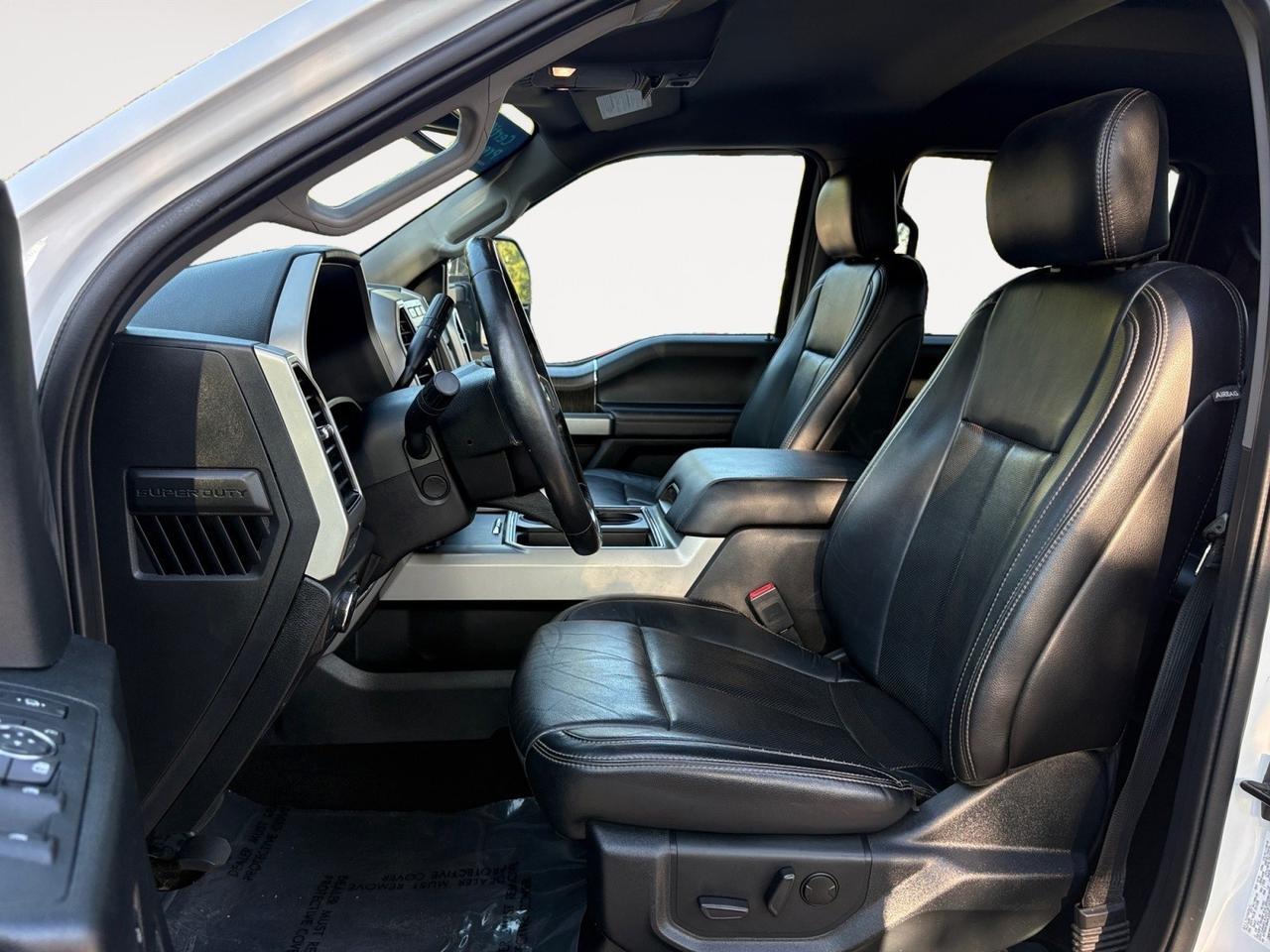 2020 Ford Super Duty F-350 SRW LARIAT, BED LINER, TOW PACKAGE, RUNNING BOARDS, BACKUP CAMERA, REMOTE START, LANE KEEP, FORWARD COLLISION, HEATED & COOLING SEATS, TAILGATE STEPS, CHROME WHEELS, APPLE CARPLAY/ANDROID AUTO, CLEAN CARFAX, GO SUPER DUTY IN THIS F-350! Virginia Beach VA