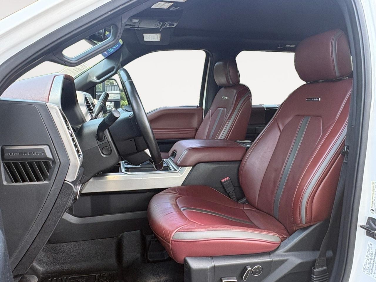 2020 Ford Super Duty F-350 SRW Platinum, POWER RUNNING BOARDS, LIFTED, PANORAMIC MOONROOF, 360 BACKUP CAMERA, HEATED & COOLING SEATS, BLIND SPOT ALERT, FORWARD COLLISION WARNING, APPLE CARPLAY/ANDROID AUTO, 5TH WHEEL/GOOSENECK TOW PACKAGE, GO BIG, GO PLATINUM!