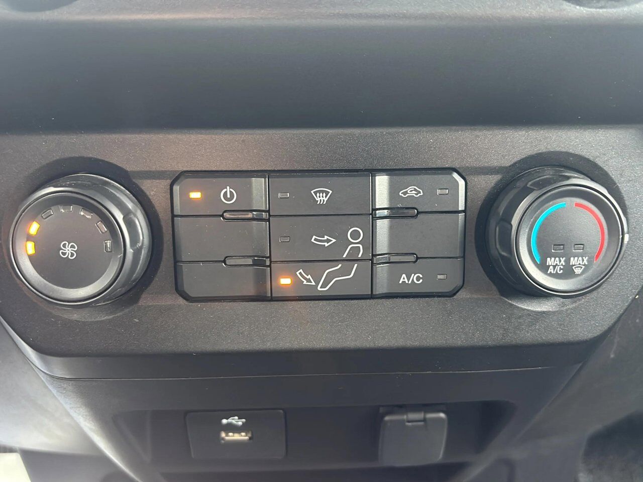 2020 Ford Super Duty F-550 DRW XL - READY FOR WORK! Sherwood Park AB