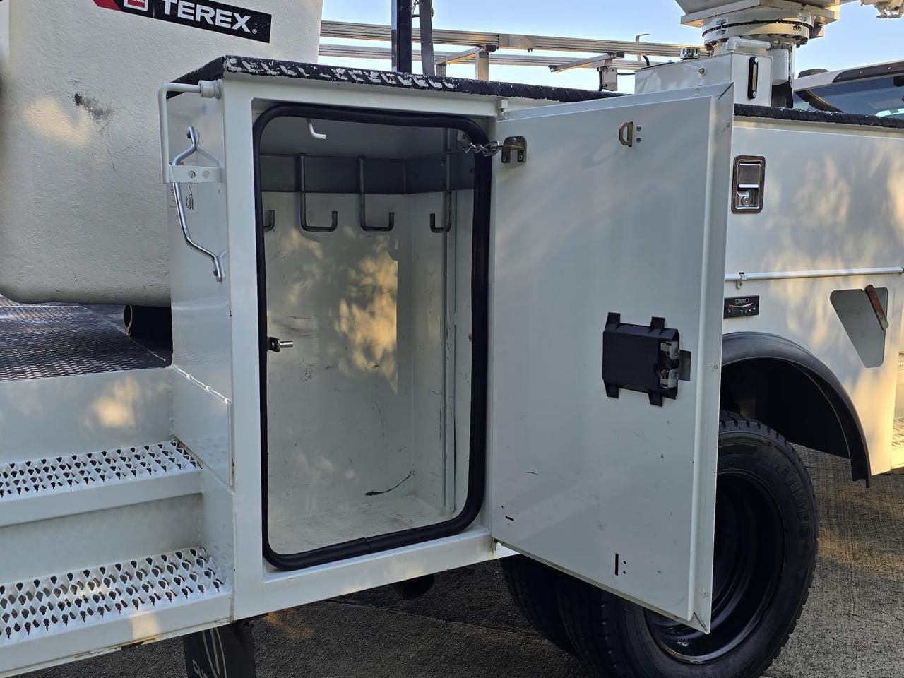 2020 Ford Super Duty F-550 DRW XL 4WD Regular Cab Bucket Lift Truck Concord NC