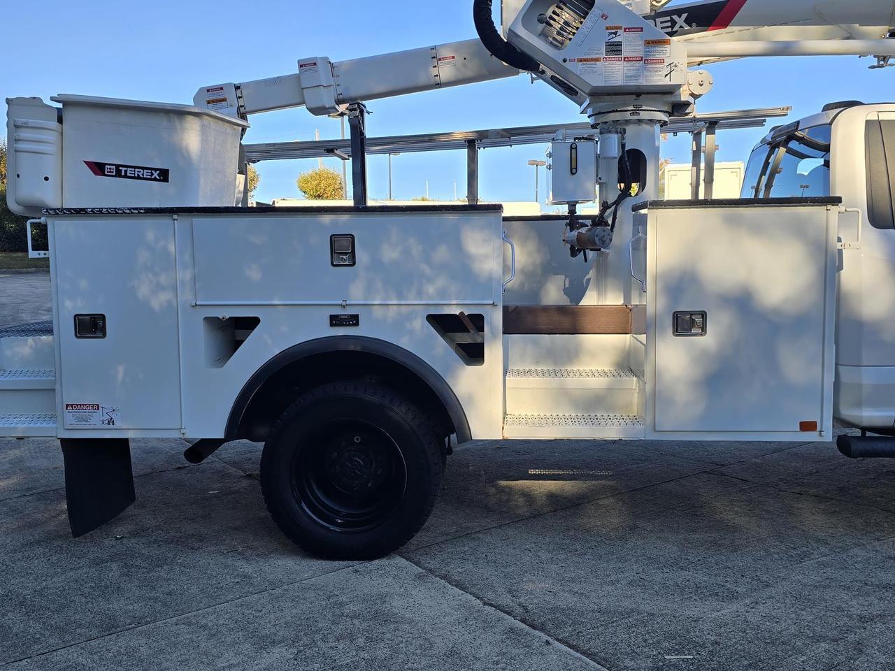 2020 Ford Super Duty F-550 DRW XL 4WD Regular Cab Bucket Lift Truck Concord NC