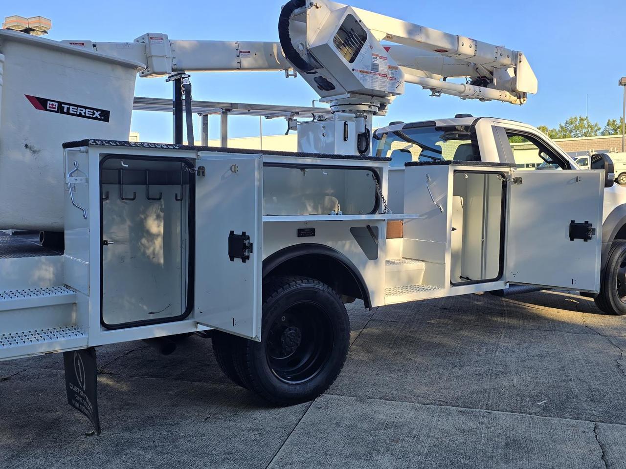 2020 Ford Super Duty F-550 DRW XL 4WD Regular Cab Bucket Lift Truck Concord NC