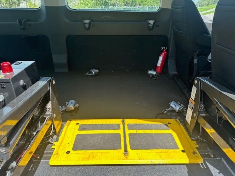 2020 Ford TRANSIT PASSANGER WAGON WHEELCHAIR XLT COLD AC BRAUN MILLENNIUM WHEELCHAIR SYSTEM HYDRAULIC ICE COLD AC FREE SHIPPING IN FLORIDA Sarasota FL