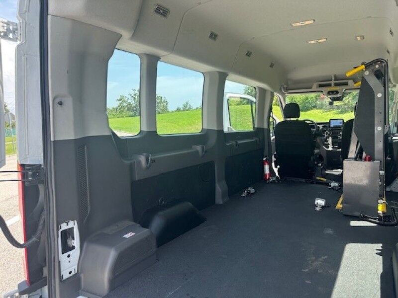 2020 Ford TRANSIT PASSANGER WAGON WHEELCHAIR XLT COLD AC BRAUN MILLENNIUM WHEELCHAIR SYSTEM HYDRAULIC ICE COLD AC FREE SHIPPING IN FLORIDA Sarasota FL
