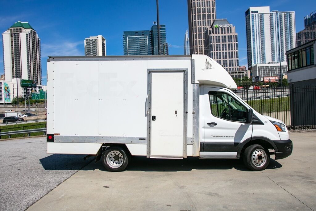 2020 Ford Transit Cutaway photo 2
