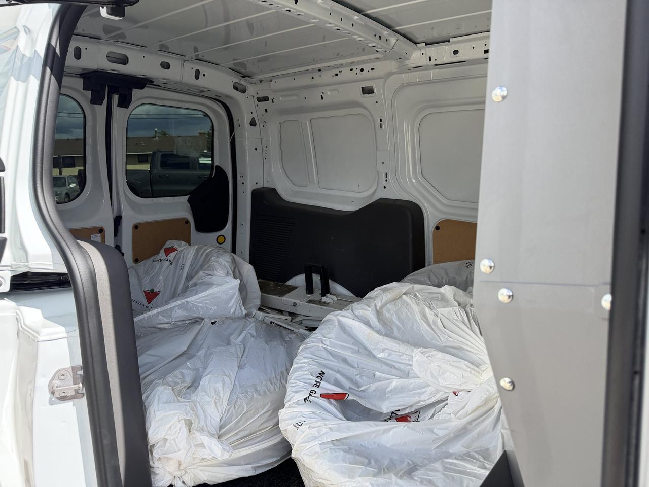 2020 Ford Transit Connect Van XL FWD | Low KMs | 2L I4 | Keyless Entry | Rearview Camera | Bluetooth | Remote Start Redwater AB