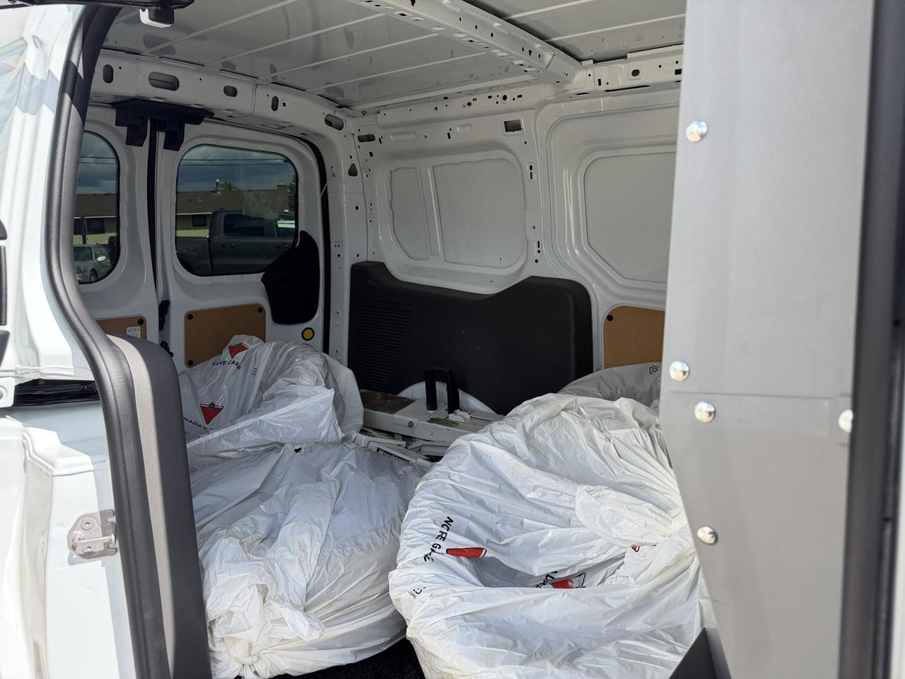 2020 Ford Transit Connect Van XL FWD | Low KMs | 2L I4 | Keyless Entry | Rearview Camera | Bluetooth | Remote Start Redwater AB