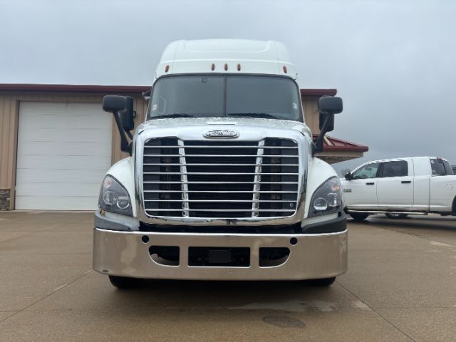 2020 Freightliner Cascadia 125 .