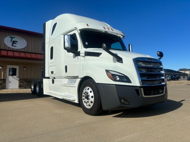 2020 Freightliner Cascadia 126 .