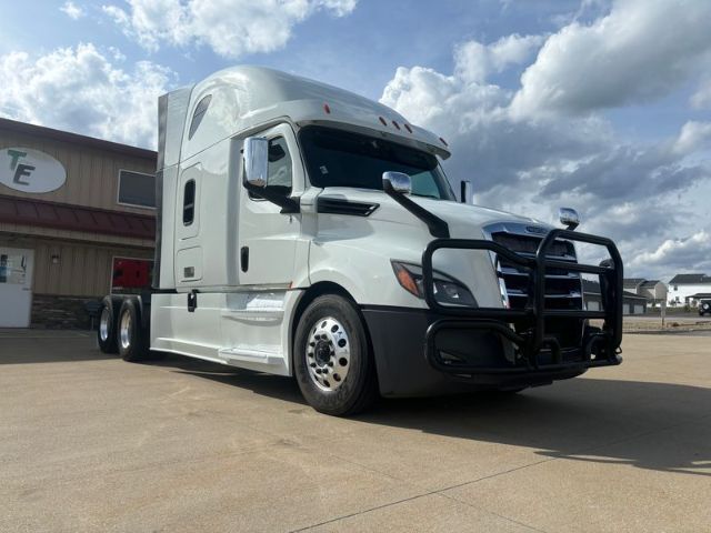 2020 Freightliner Cascadia 126 .