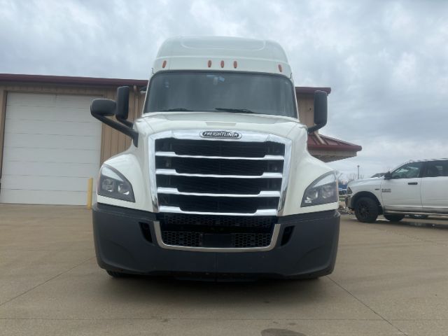 2020 Freightliner Cascadia 126 .