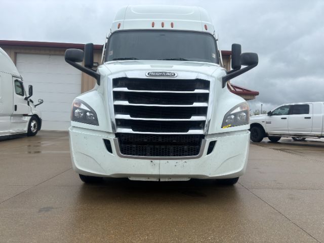 2020 Freightliner Cascadia 126 .