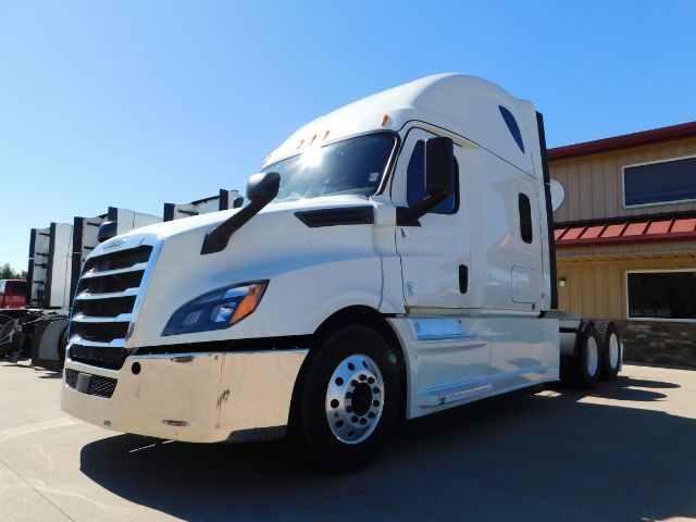 2020 Freightliner Cascadia 126 .