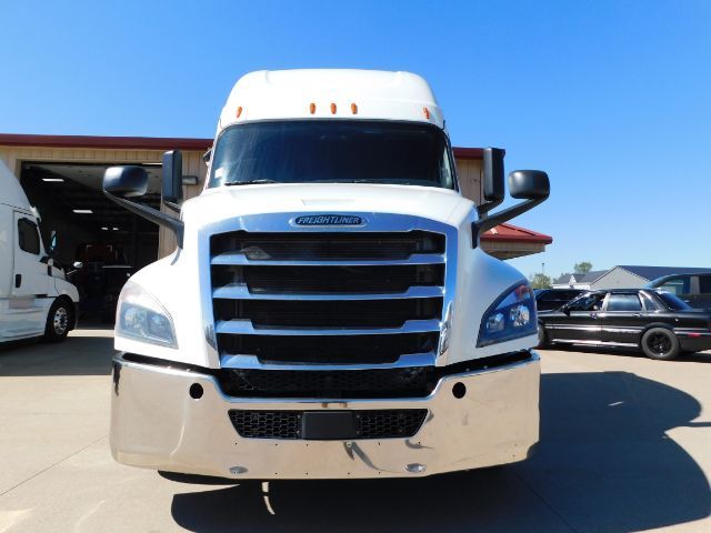 2020 Freightliner Cascadia 126 .