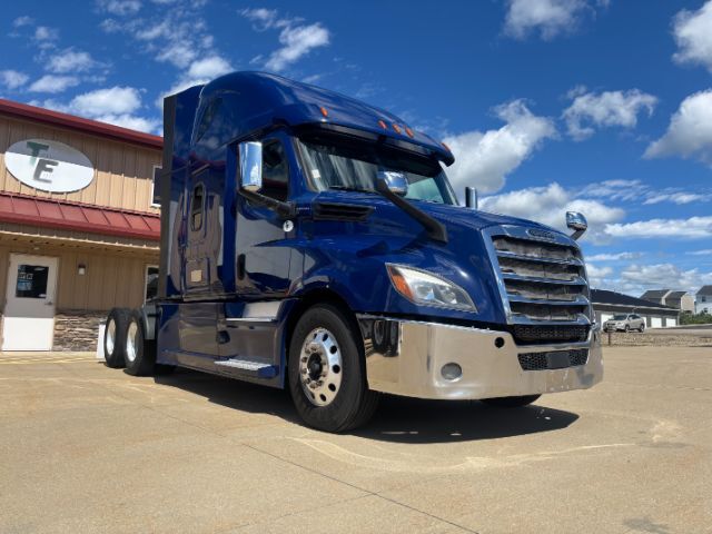 2020 Freightliner Cascadia 126 .