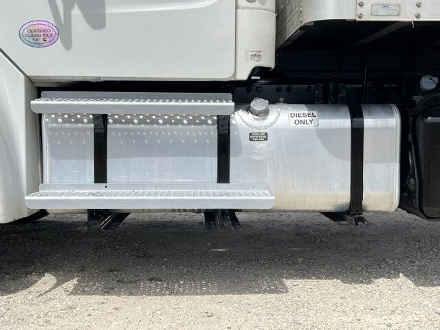 2020 Freightliner M2 106 26&apos; Dry Box Truck with 2,500 lb. Lift Gate Homestead FL