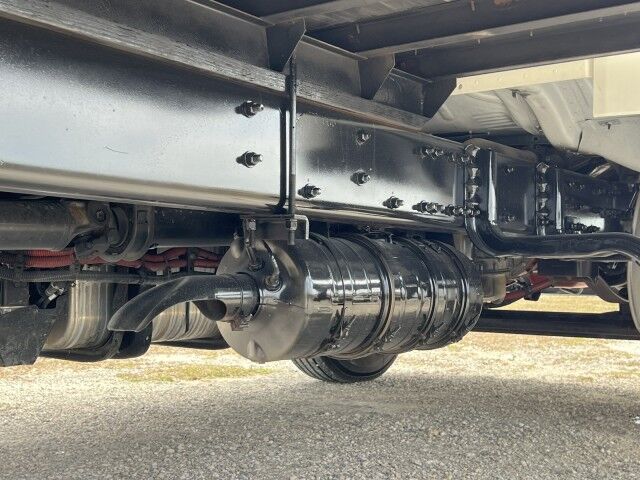 2020 Freightliner M2 106 26&apos; Dry Box Truck with 2,500 lb. Lift Gate Homestead FL