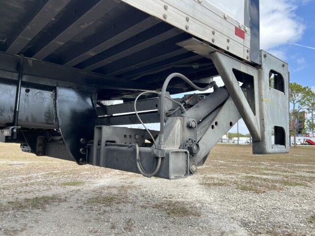2020 Freightliner M2 106 26&apos; Dry Box Truck with 2,500 lb. Lift Gate Homestead FL