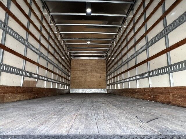 2020 Freightliner M2 106 26&apos; Dry Box Truck with 2,500 lb. Lift Gate Homestead FL