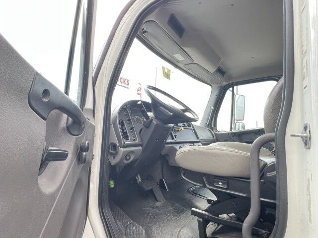 2020 Freightliner M2 106 26&apos; Dry Box Truck with 2,500 lb. Lift Gate Homestead FL