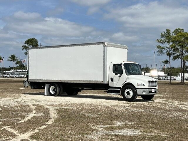2020 Freightliner M2 106 26&apos; Dry Box Truck with 2,500 lb. Lift Gate Homestead FL
