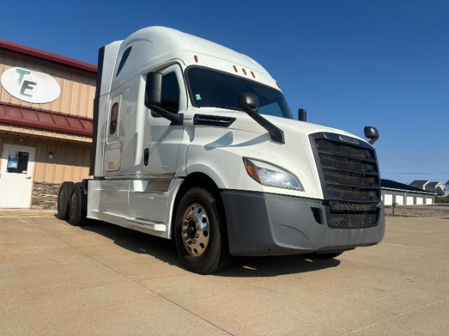 2020 Freightliner New Cascadia 126 .