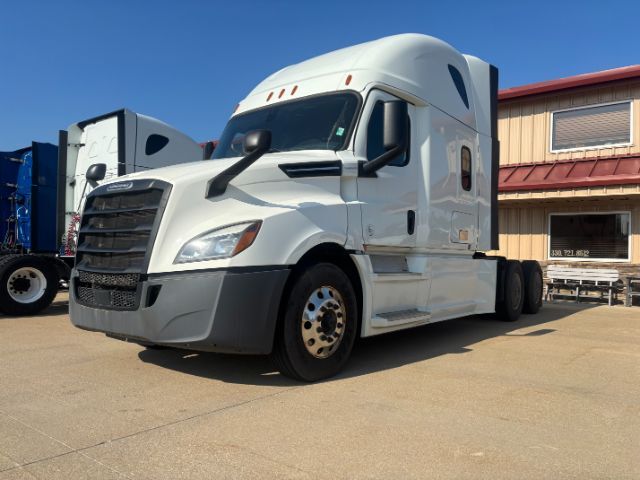 2020 Freightliner New Cascadia 126 .