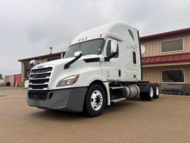 2020 Freightliner New Cascadia 126 .